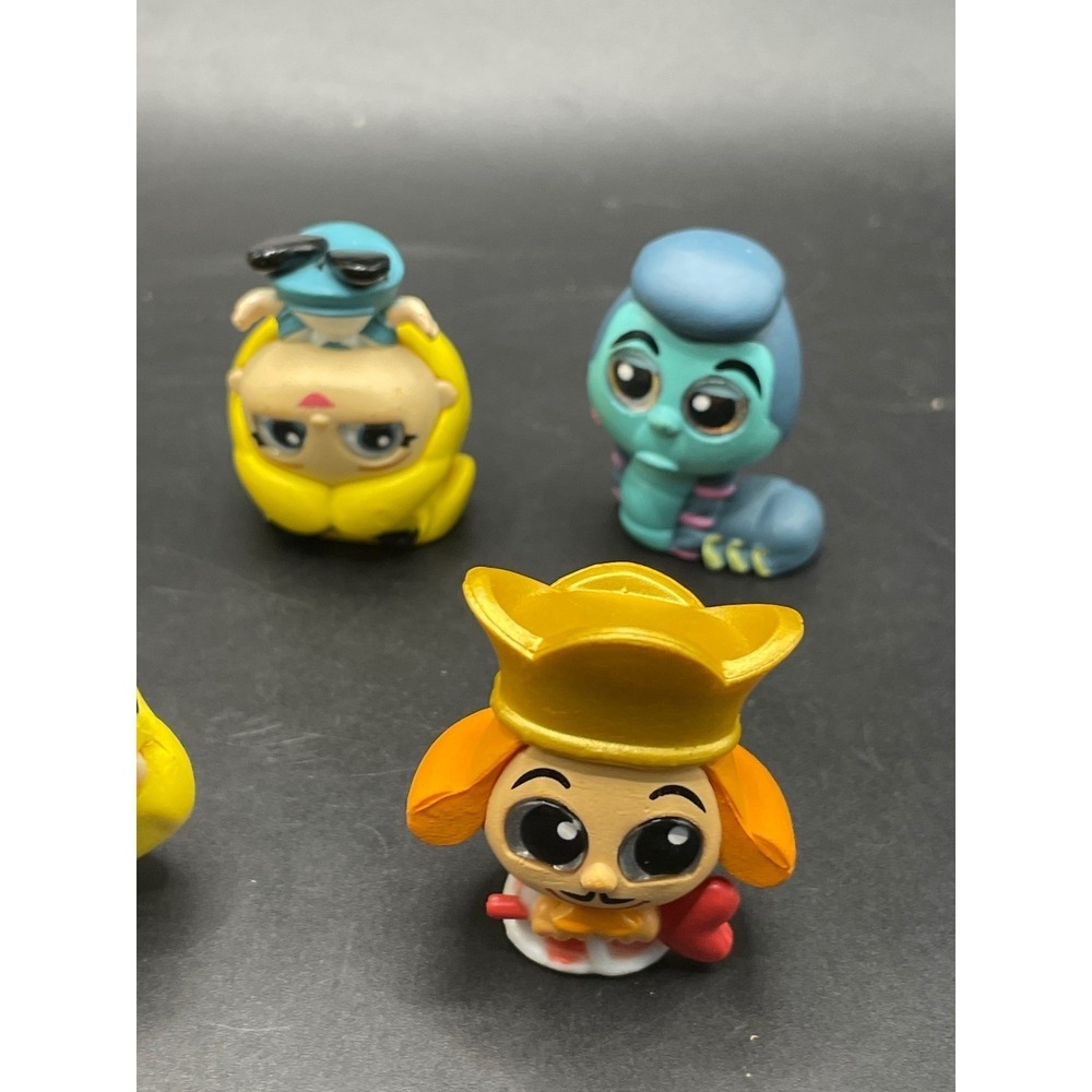 Disney Doorables Alice in Wonderland Mini Figures Lot of 8 Queen